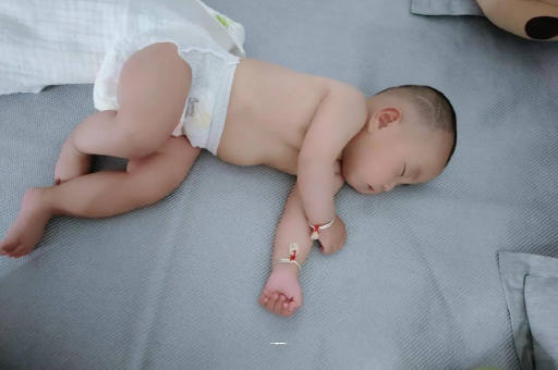 甘肃宝宝发烧可以喝牛奶吗